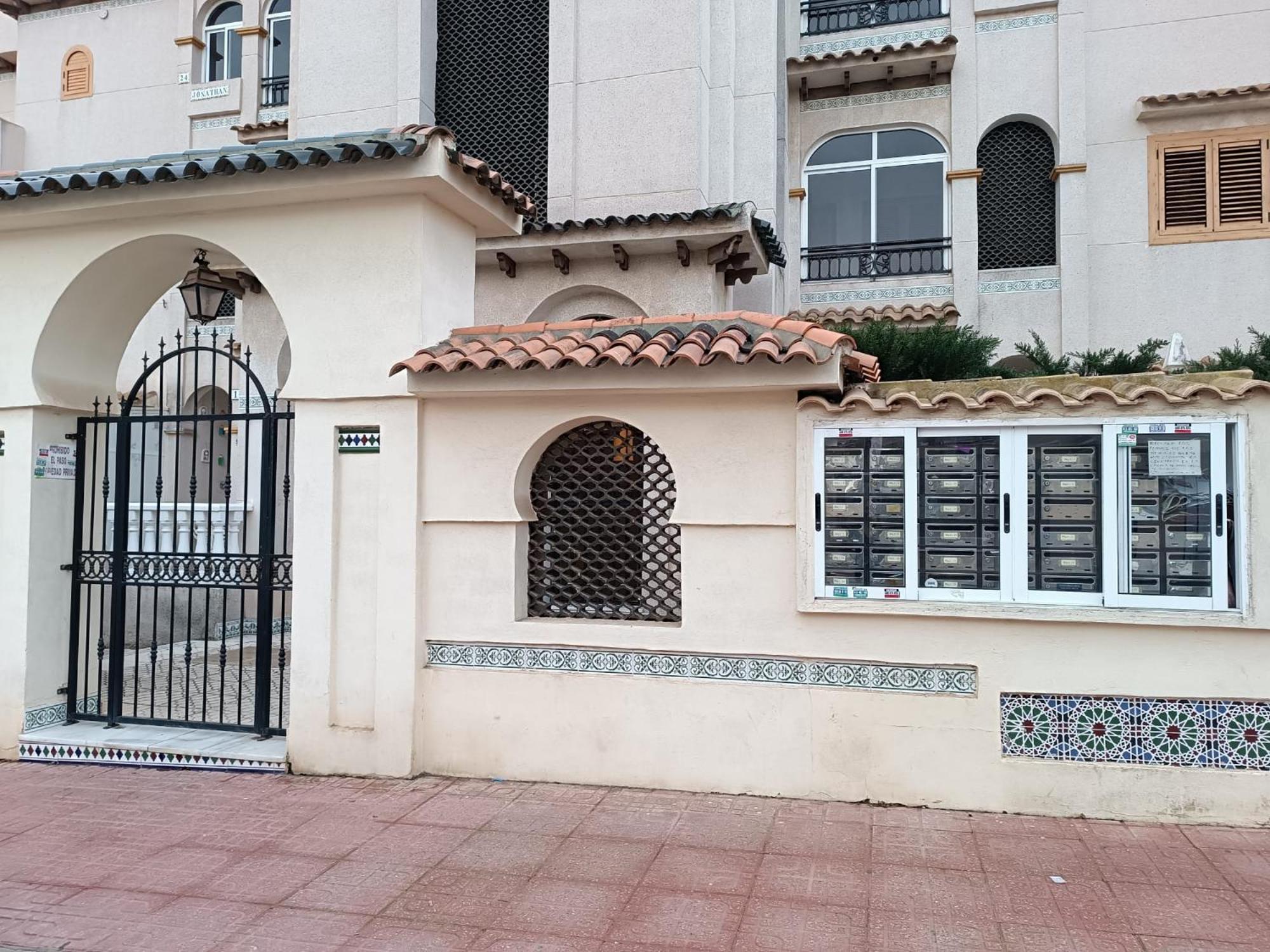 Residencia Alhambra Los Cisnes Torrevieja Eksteriør billede